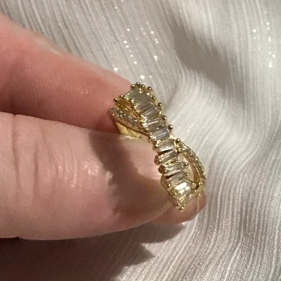 - 💄10k Gold Vermeil baguette CZ DiamondCrisscross  band - Picture 13 of 17